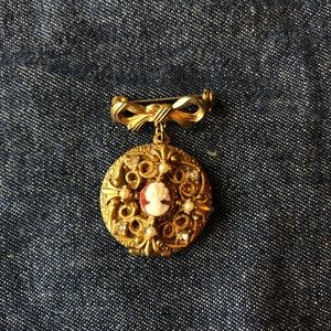 Cameo locket